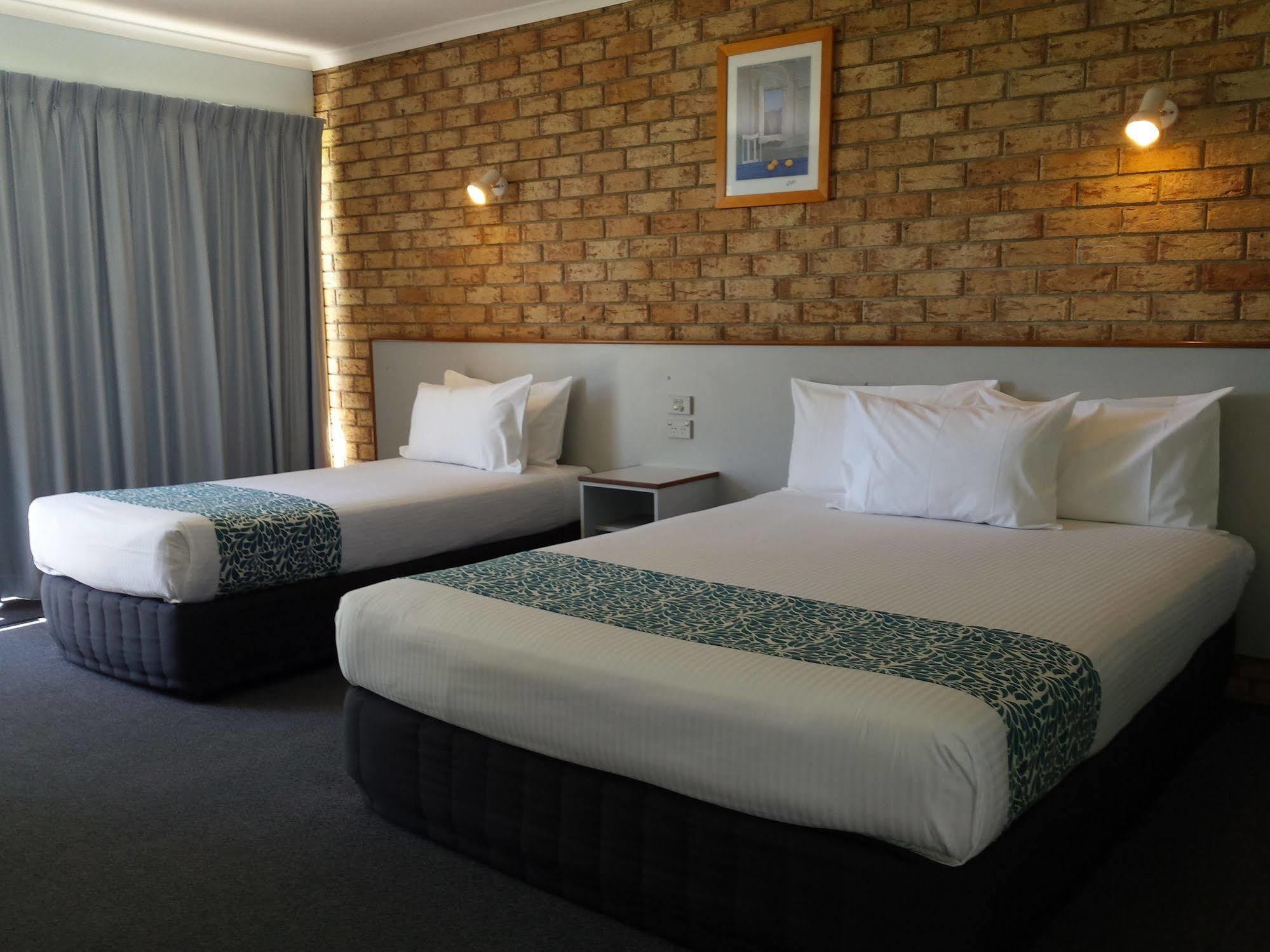 Sunshine Coast Motor Lodge Woombye Екстер'єр фото